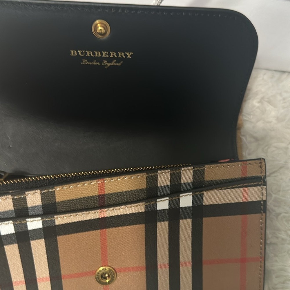 Authentic Burberry Wallet (Never Used) - Picture 2 of 2